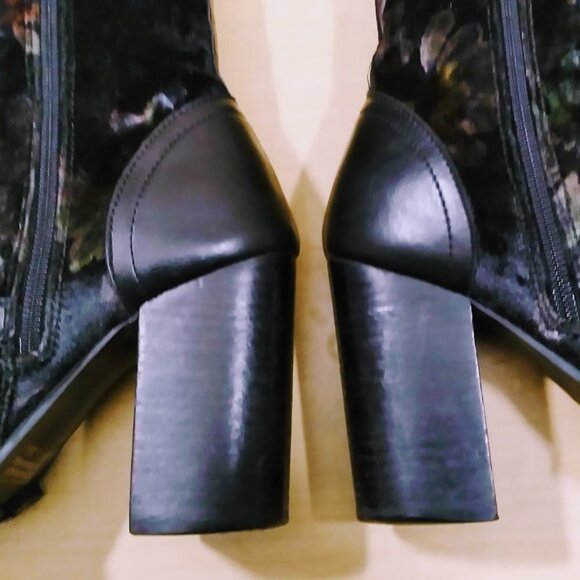 AMANDA WMS 7.5 Black Floral Zip Up Ankle Boots - Picture 10 of 17